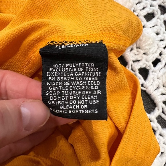 Women’s Golden Orange Mountain HardWear T-Shirt Size Medium - Picture 6 of 9